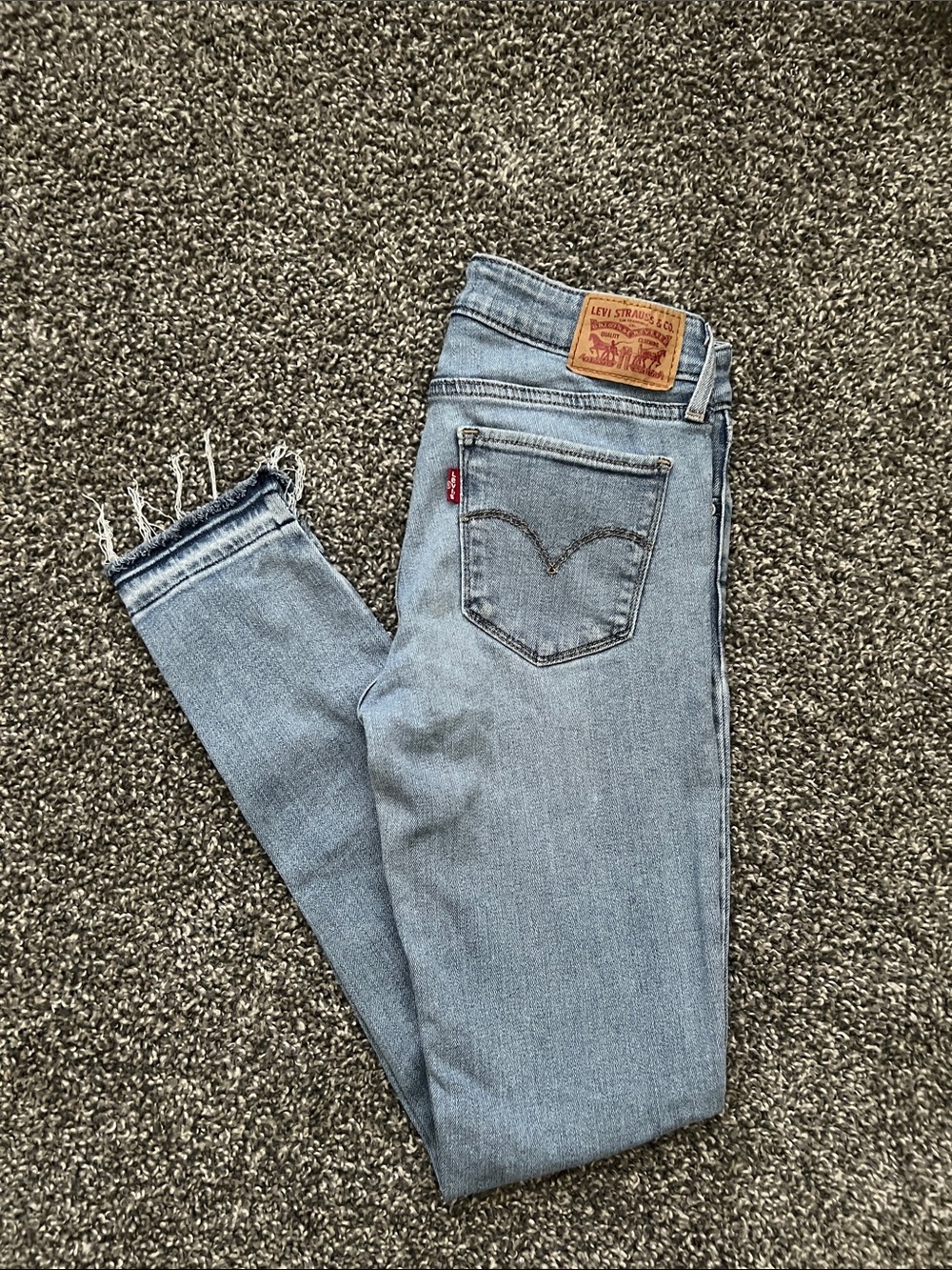 711 Skinny Levis Jeans